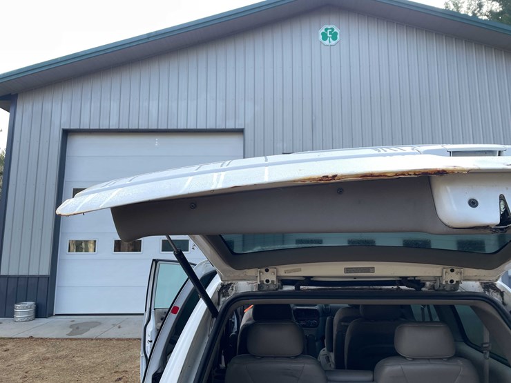 1999-chrysler-town-&-country-image-76