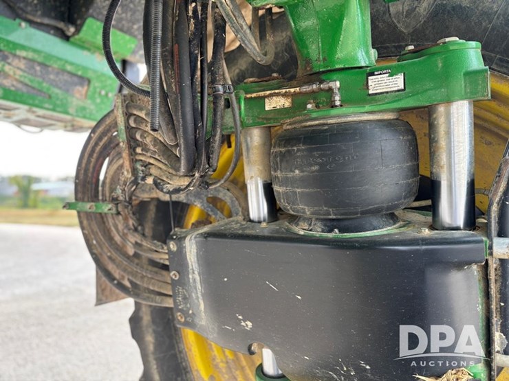2019-john-deere-r4038-image-43
