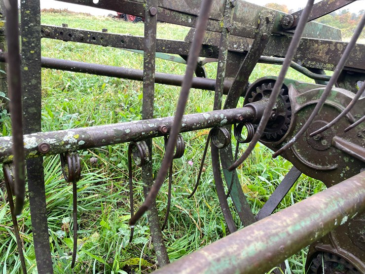 #8031-•-john-deere-hay-rake-image-14