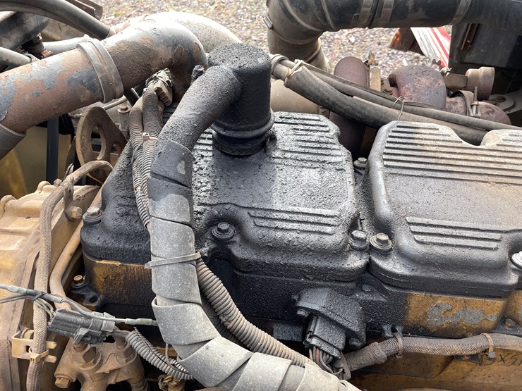 #1001-•-2004-kenworth-semi-tractor-(has-mi-title)-image-27