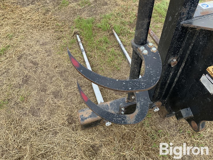 dymax-bale-spear-wheel-loader-attachment-image-14