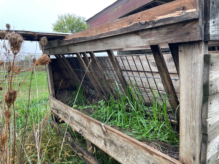 #9617-•-(3)-feeders-image-16