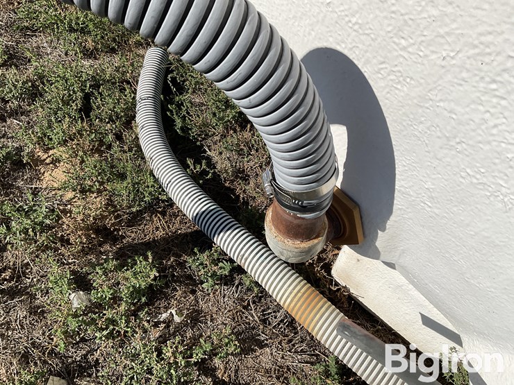 1600-gallon-liquid-fertilizer-poly-tank-image-10