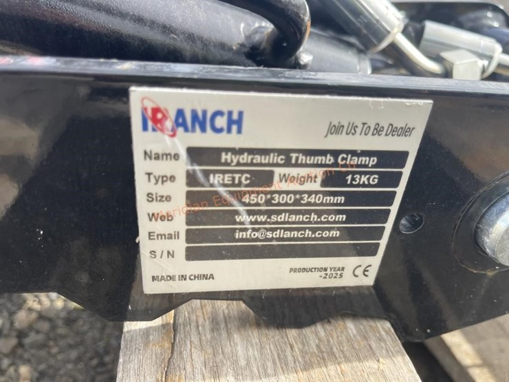 ir-mini-excavator-hydraulic-thumb-image-4