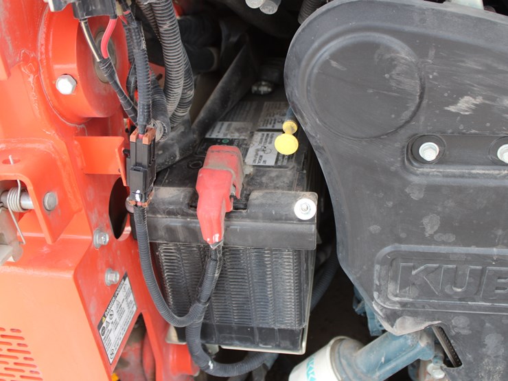 2023-kubota-ssv75-image-38