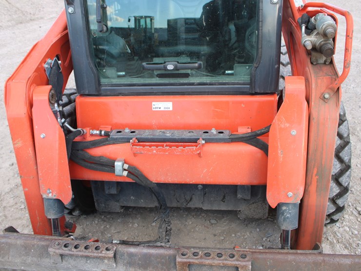 2023-kubota-ssv75-image-22