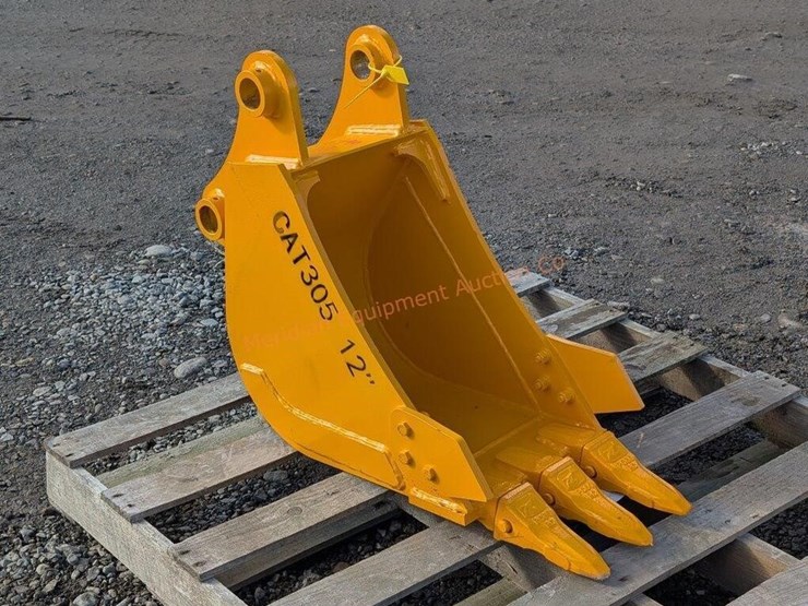 future-cat-305-12"-excavator-bucket-image-1