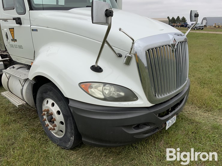 2010-international-prostar-image-16