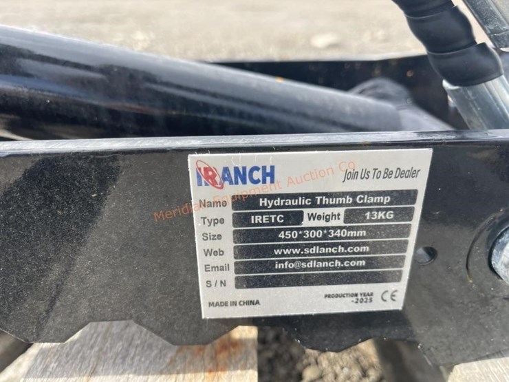 ir-mini-excavator-hydraulic-thumb-image-2