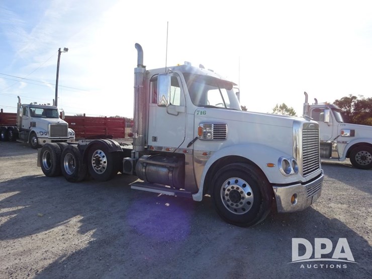 2016-freightliner-coronado-day-cab-glider-truck-(pz13983,-unit-716)-image-11