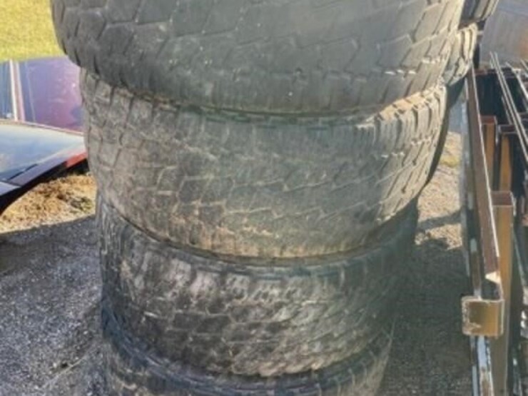 2--set-of-4-tires,-1-set-rims-image-2