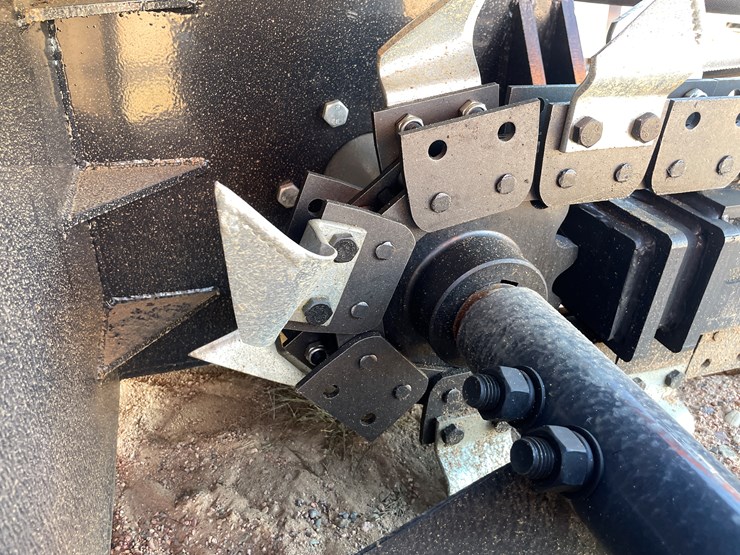 #4094-•-wolverine-hydraulic-trencher-attachment-image-10