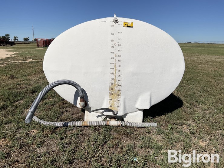 1600-gallon-liquid-fertilizer-poly-tank-image-2