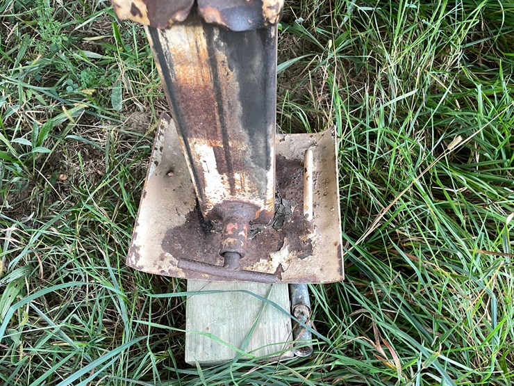 #8044-•-1986-3-horse-gooseneck-camper-trailer-(no-title)-image-23