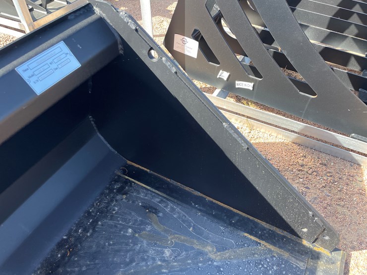 #4107-•-78"-bucket-attachment-image-7