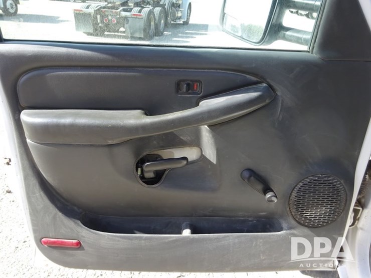 2006-chevrolet-2500hd-image-55