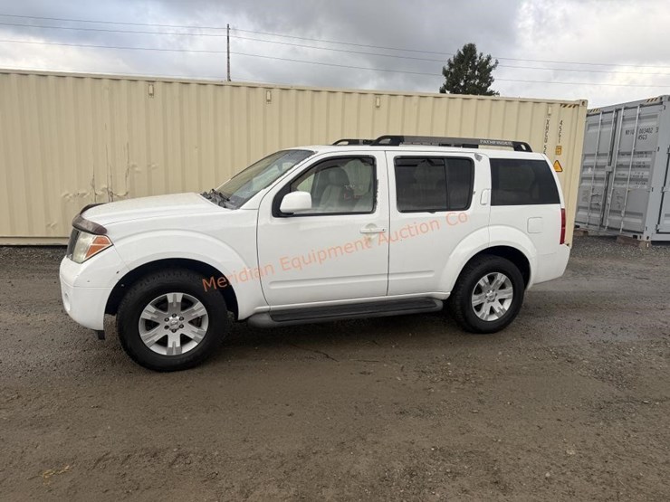 2005-nissan-pathfinder-le-image-3