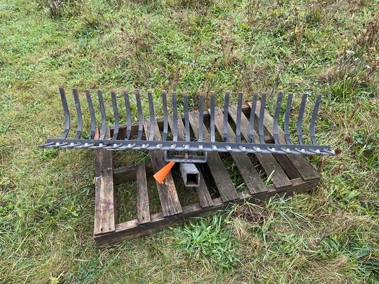 #8148-•-hitch-mounted-rake-image-1