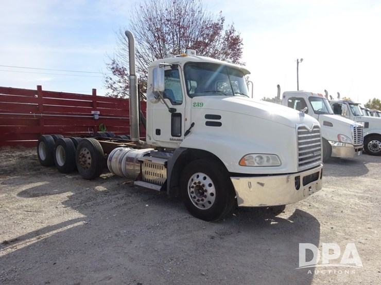 2014-mack-pinnacle-truck-(pz13988,-unit-239)-image-13