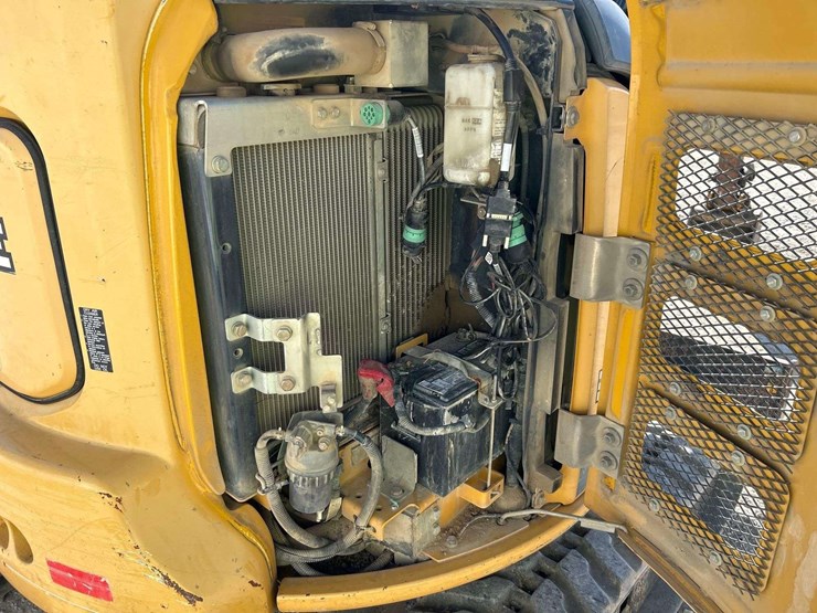 2016-deere-35g-image-7