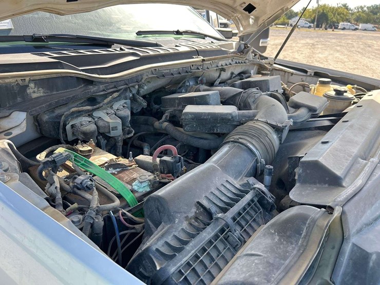 2022-ford-f250-xl-image-9