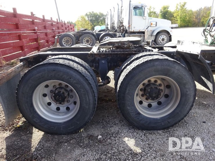 2018-freightliner-cascadia-day-cab-truck-(pz13986,-unit-405)-image-37