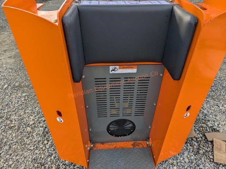 diggit-scl850-mini-tracked-loader-image-7