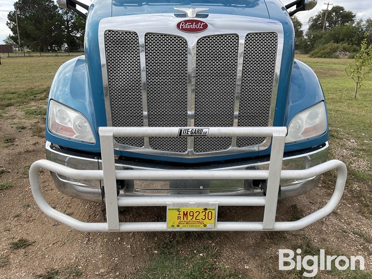 2020-peterbilt-579-image-9