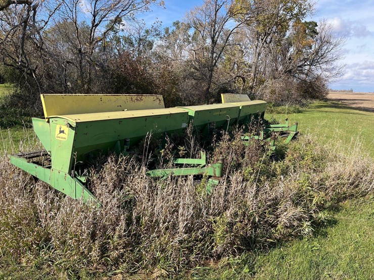 john-deere-lla-image-1