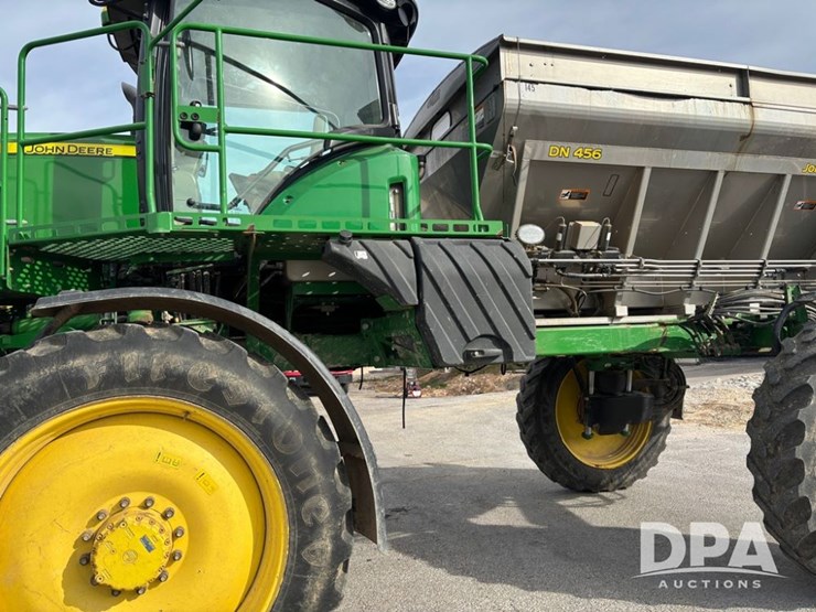 2019-john-deere-r4038-image-17