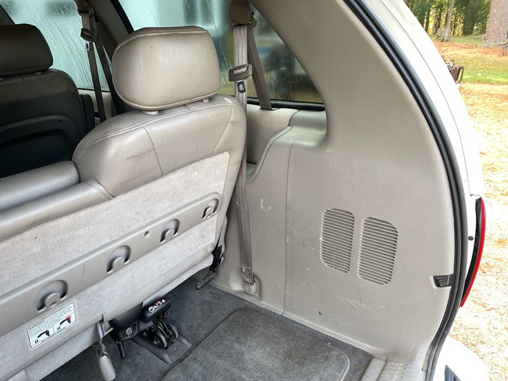 1999-chrysler-town-&-country-image-70