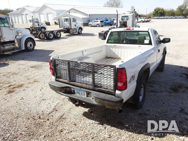 2006-chevrolet-2500hd-image-18