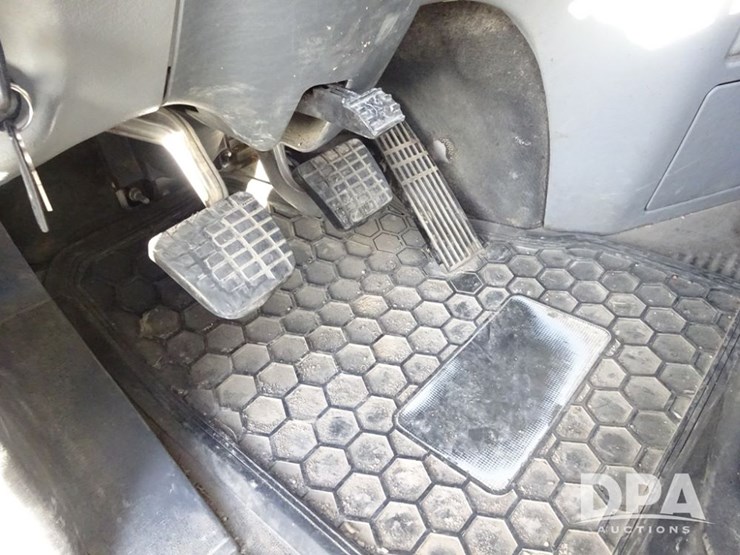 2018-freightliner-coronado-day-cab-glider-truck-(pz13996,-unit-773)-image-88