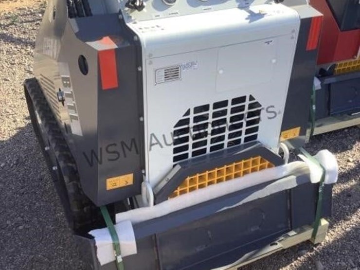 2025-battler-st25m-6-stand-up-skid-steer-image-3