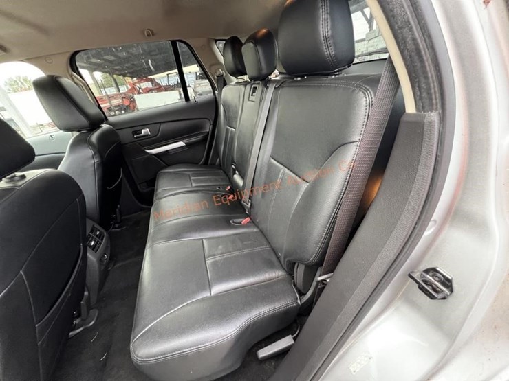 2011-ford-edge-image-18