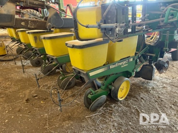 john-deere-7300-image-4