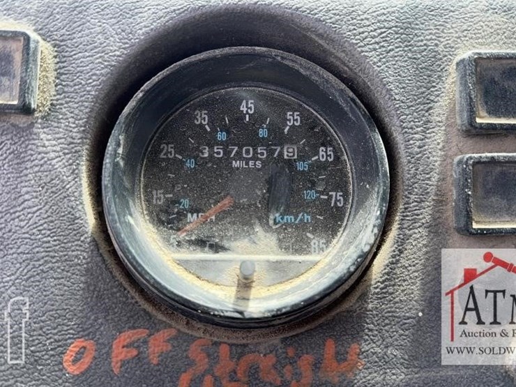 2000-mack-rd690s-image-24