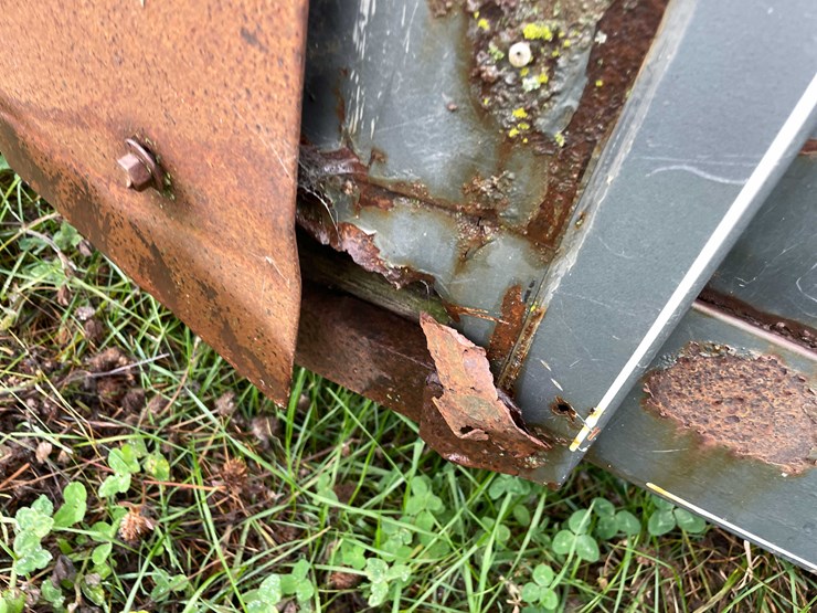 #8040-•-1998-corn-pro-tandem-axle-horse-trailer-(no-title)-image-39