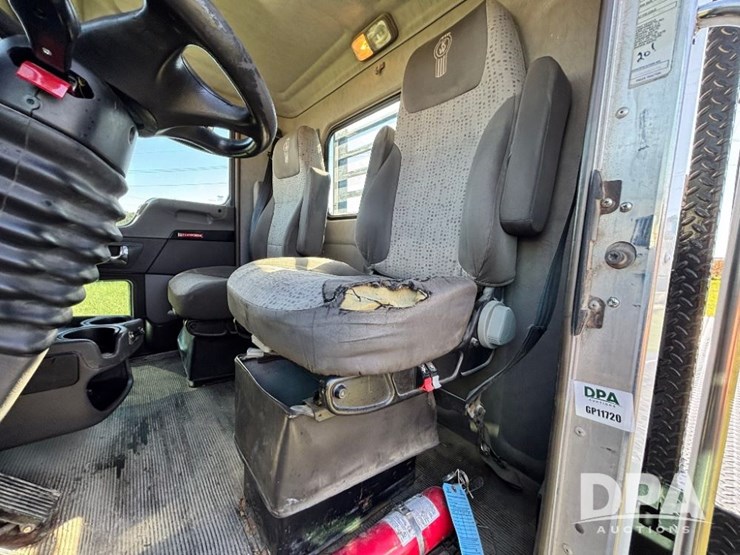 2013-kenworth-t370-image-73