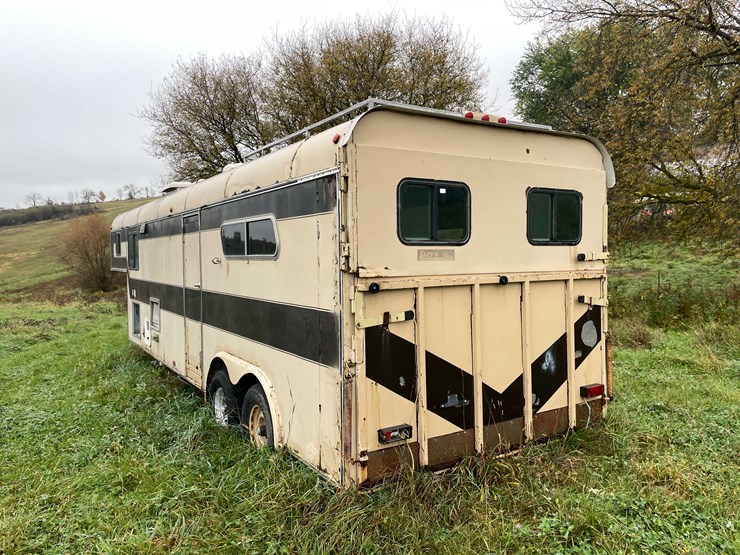 #8044-•-1986-3-horse-gooseneck-camper-trailer-(no-title)-image-7