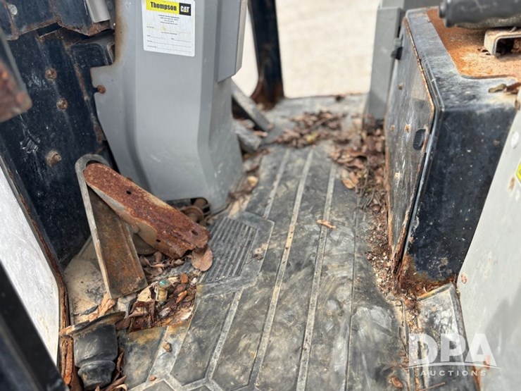 2015-caterpillar-903c2-image-31