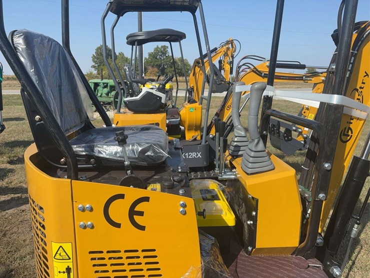 mini-excavator-h12r-image-34