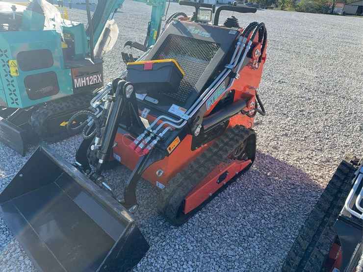 future-ft36c-skid-steer-loader---electric-start,-open-station,-40"-bucket-image-6