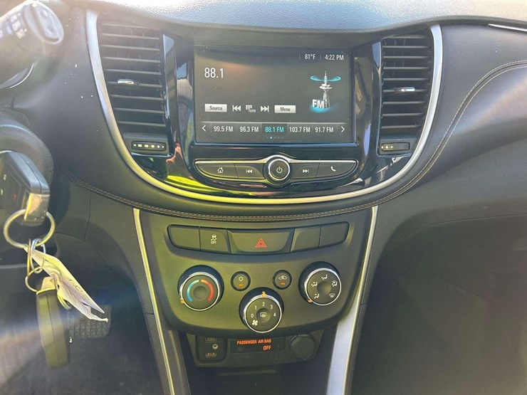 2017-chevrolet-trax-ls-suv-image-15