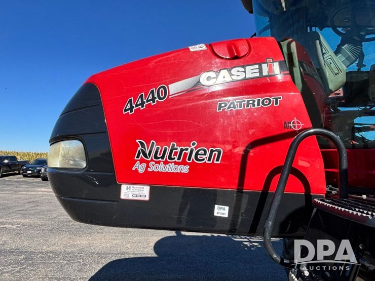 2020-case-ih-patriot-4440-image-22