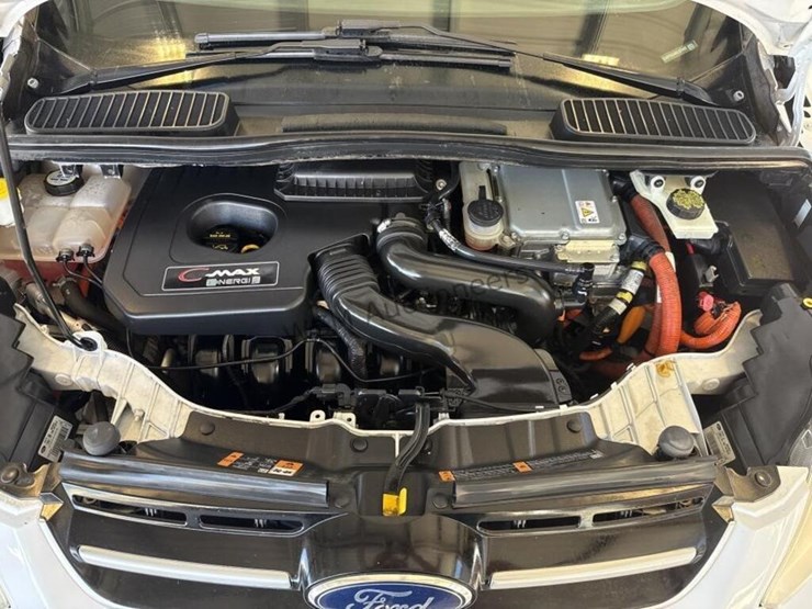 2013-ford-c-max-hybrid-wagon-image-11