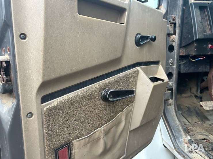 1993-international-4700-image-34