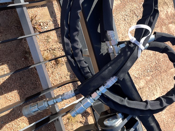 #4114-•-72"-rock-grapple-bucket-attachment-image-13