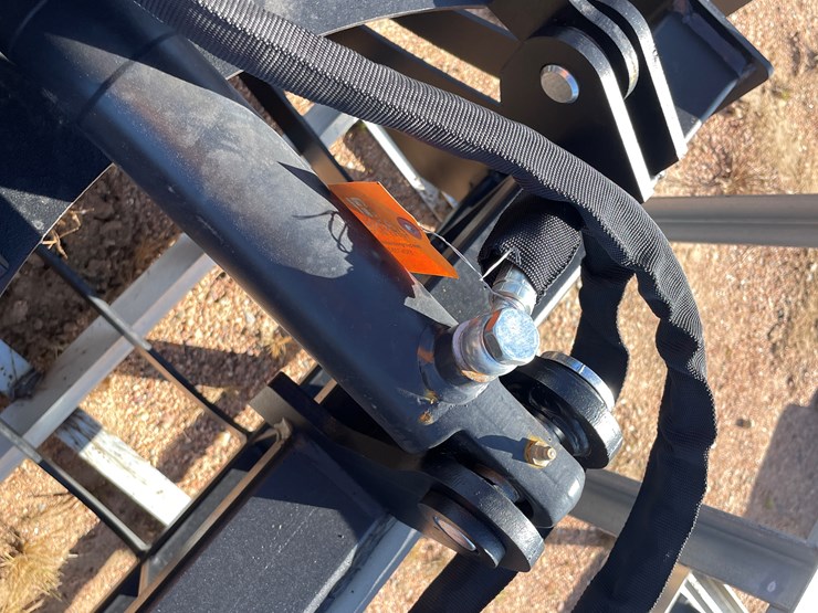 #4113-•-72"-rock-grapple-bucket-attachment-image-11