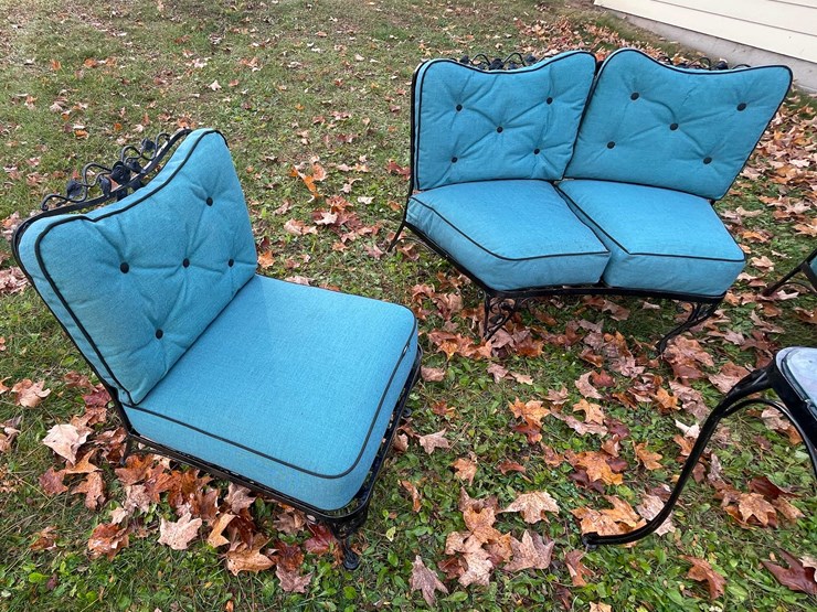 #6633-•-antique-iron-furniture-image-2